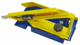 Carpet Cutter With Rolling System